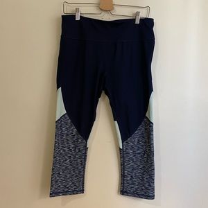 GapFit gfast navy blue leggings